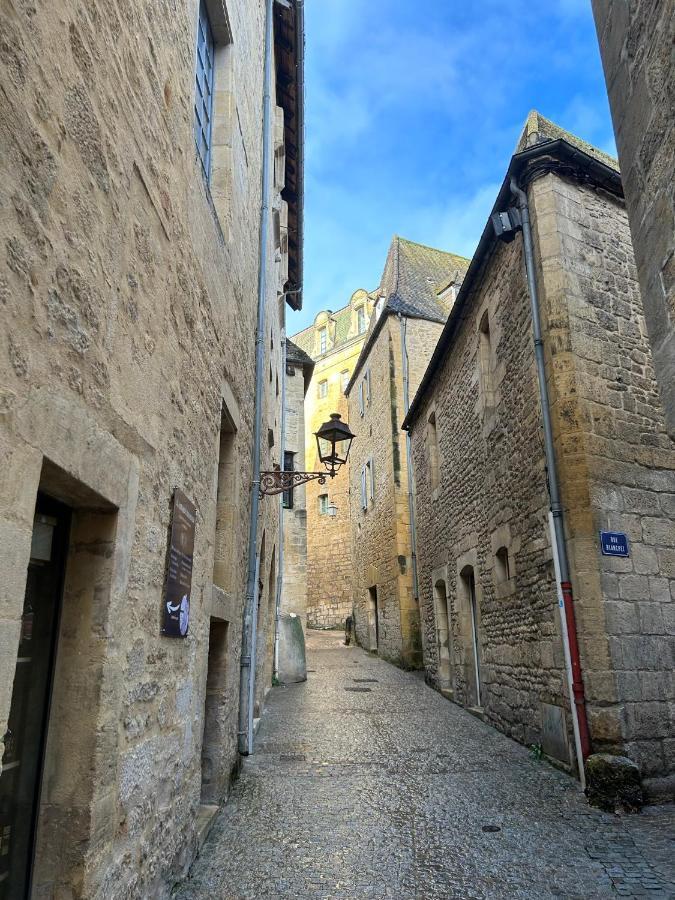 Sarlat, centre historique, La Mirande, appartement de style, 5 pers Extérieur photo